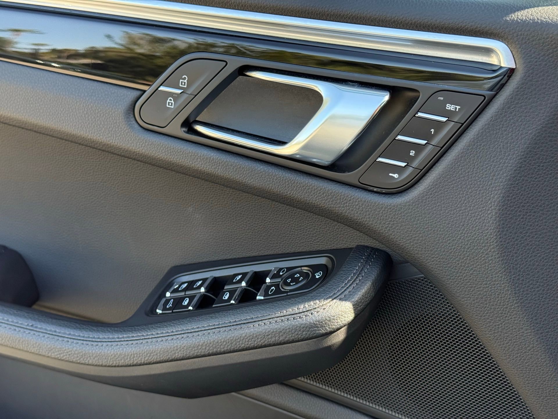 Used 2024 Porsche Macan image 27