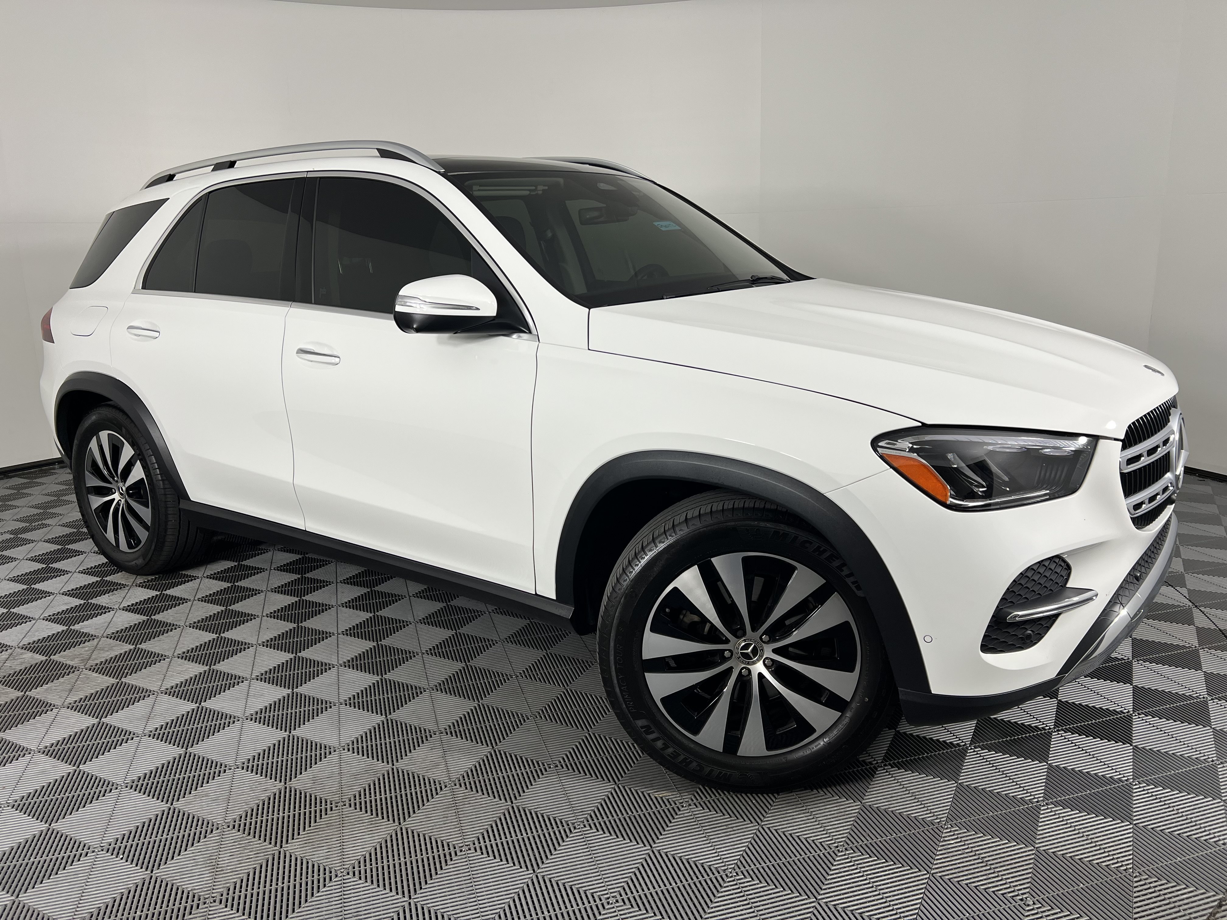 Certified 2025 Mercedes-Benz GLE 350 4MATIC image 2