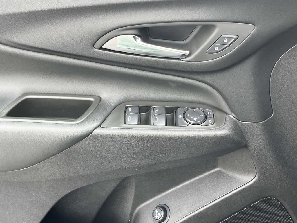 Certified 2024 Chevrolet Equinox LT w/ LPO, Floor Liner Package image 18