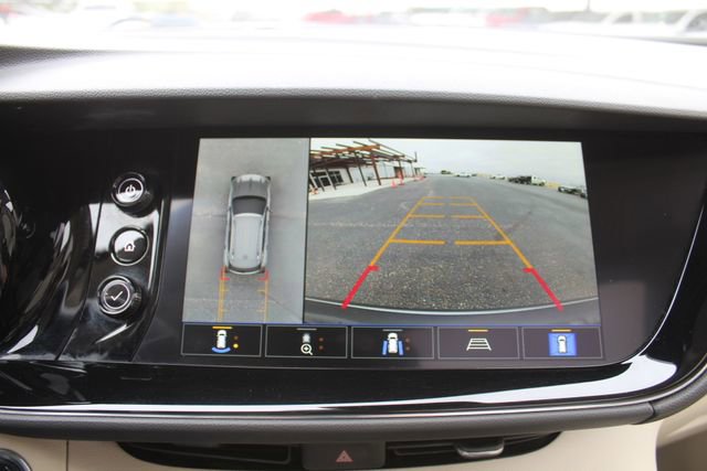 Used 2022 Buick Envision Avenir w/ Technology Package II FWD image 30
