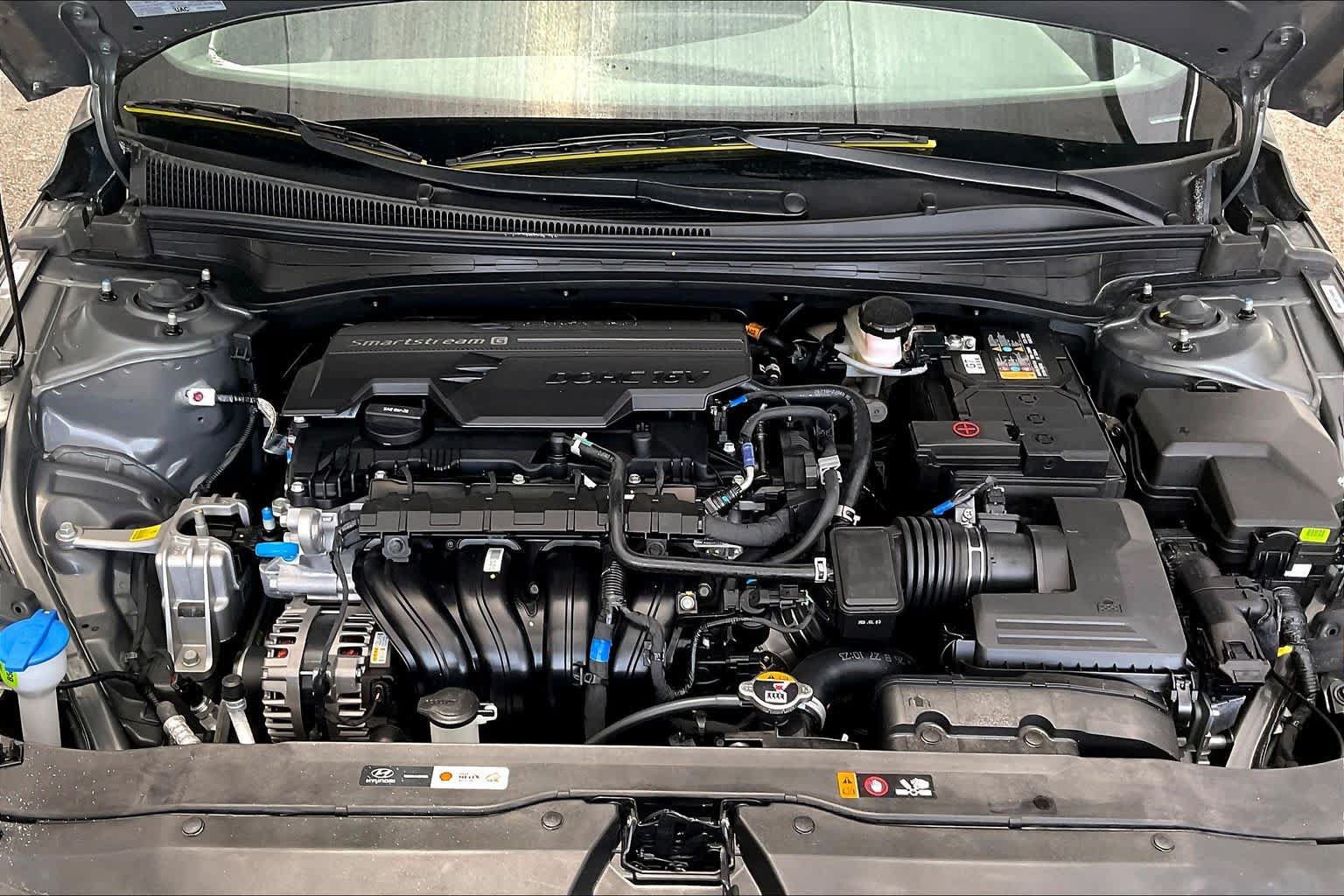 Certified 2026 Hyundai Elantra SE FWD image 32