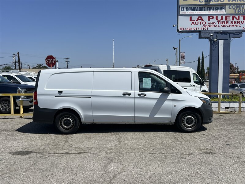 Used 2022 Mercedes-Benz Metris image 2