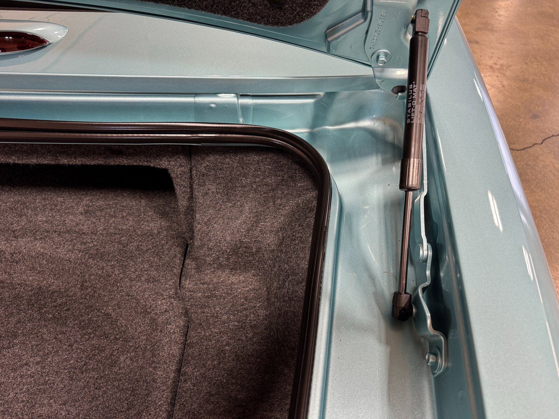 Used 2002 Ford Thunderbird image 75