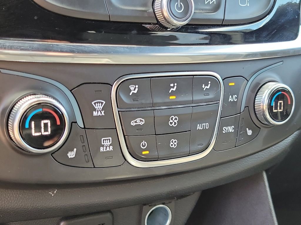 Used 2023 Chevrolet Traverse LT w/ LPO, Floor Liner Package AWD/4WD image 30