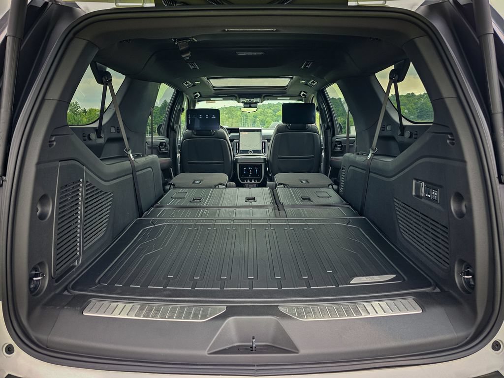 New 2026 GMC Yukon XL AT4 Ultimate w/ LPO, Floor Liner Package AWD/4WD image 44