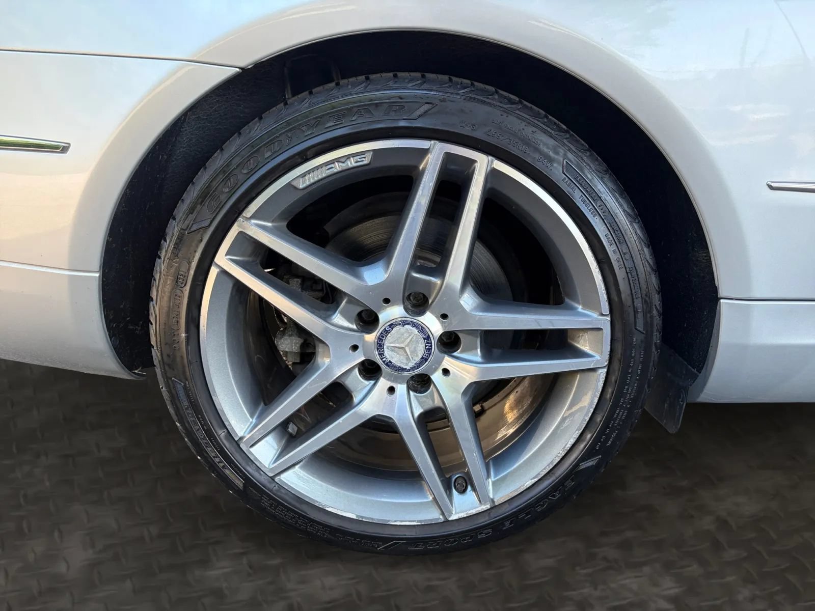 Used 2015 Mercedes-Benz E 400 4MATIC Coupe image 36