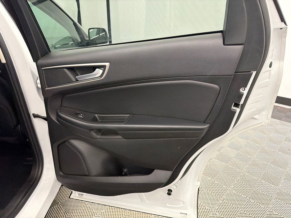 Used 2024 Ford Edge SEL AWD/4WD image 17
