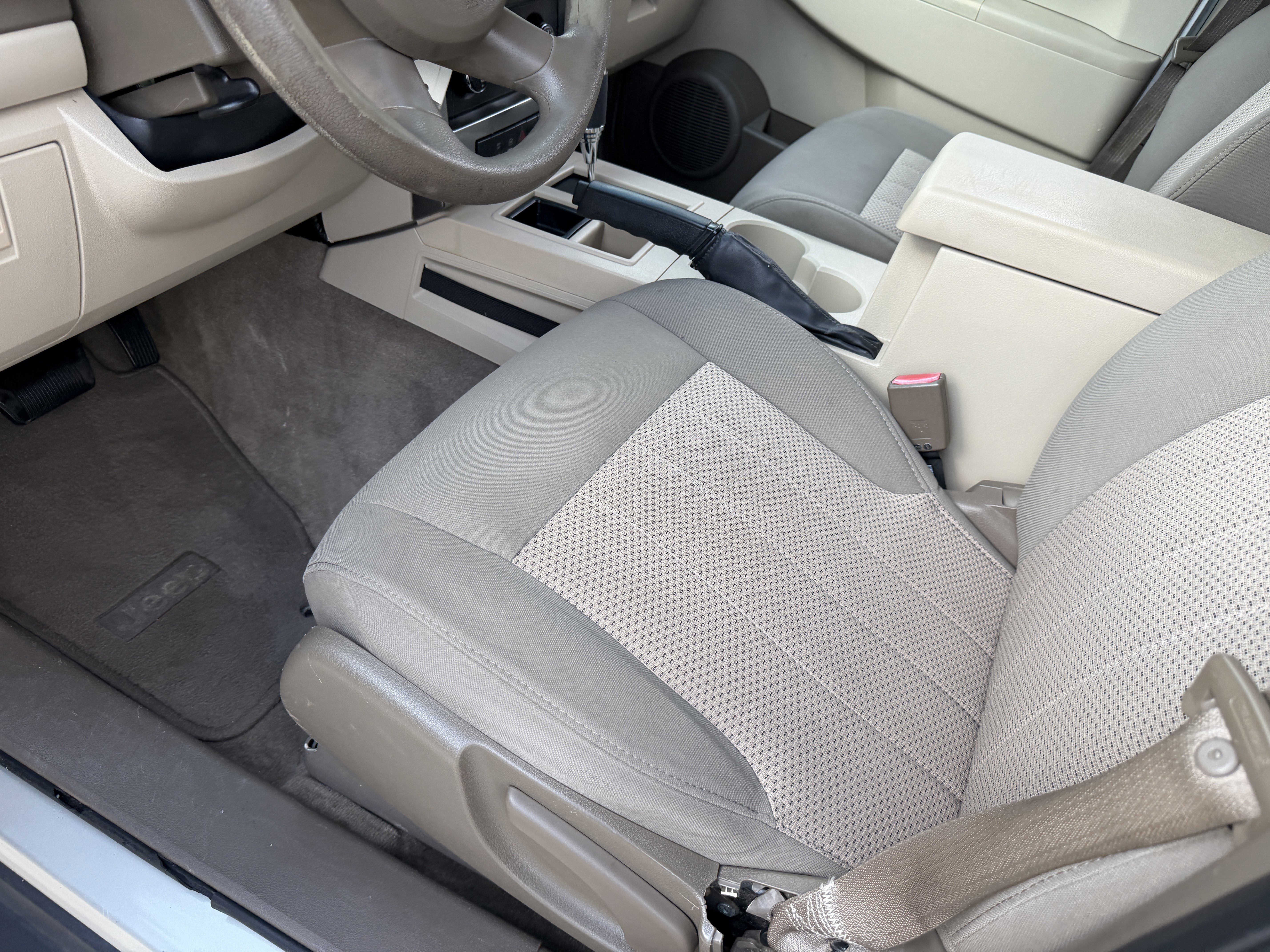 Used 2009 Jeep Liberty Sport w/ Popular Equipment Group RWD image 20