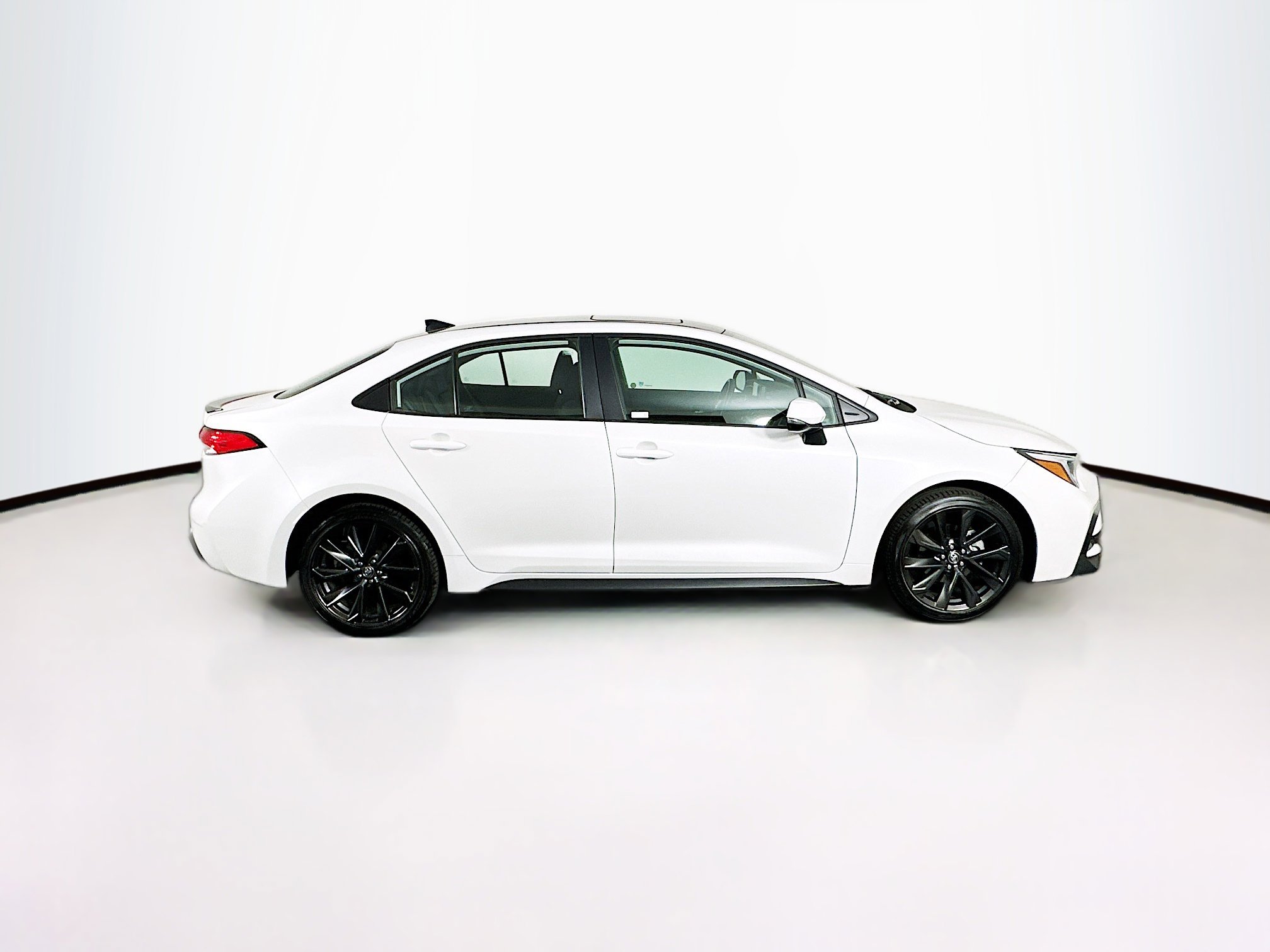 Used 2023 Toyota Corolla SE w/ SE Premium Package image 10