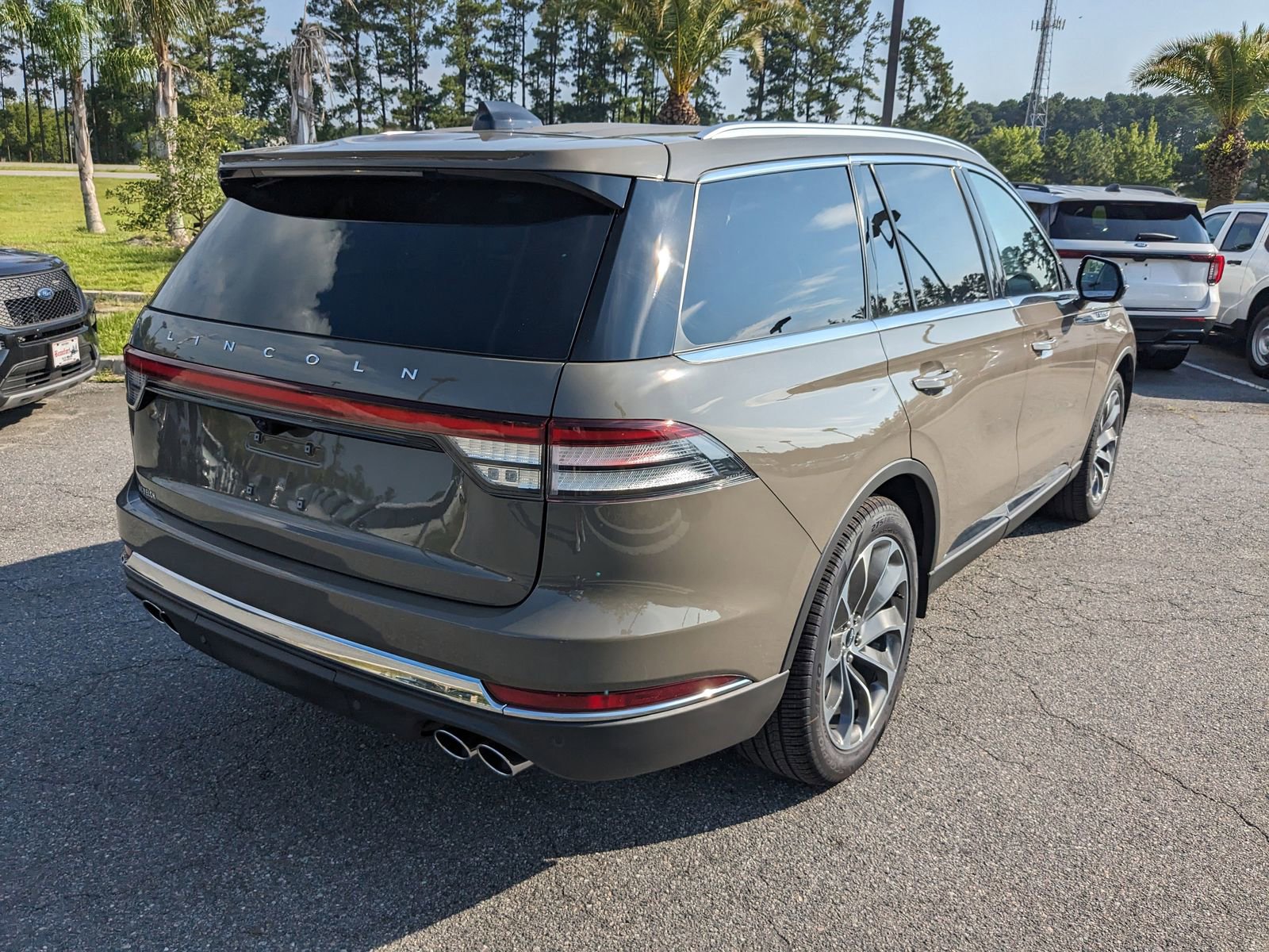New 2025 Lincoln Aviator 2WD w/ Equipment Group 101A image 6
