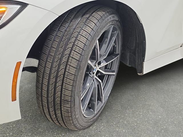 Used 2021 BMW 330i xDrive Sedan w/ Convenience Package AWD/4WD image 32