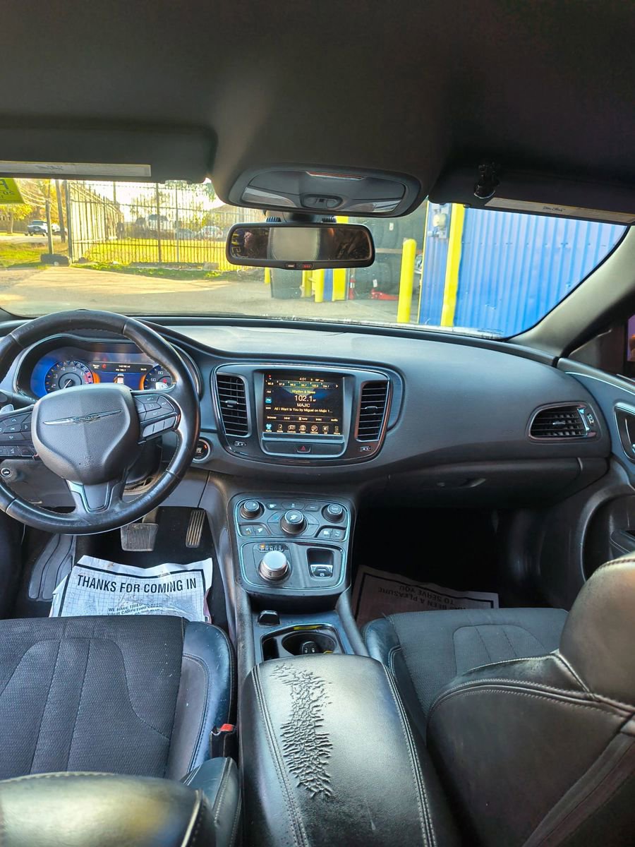 Used 2015 Chrysler 200 S image 4