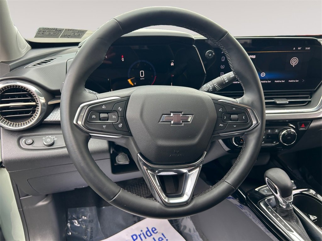 Used 2025 Chevrolet Trax ACTIV w/ Driver Confidence Package image 12