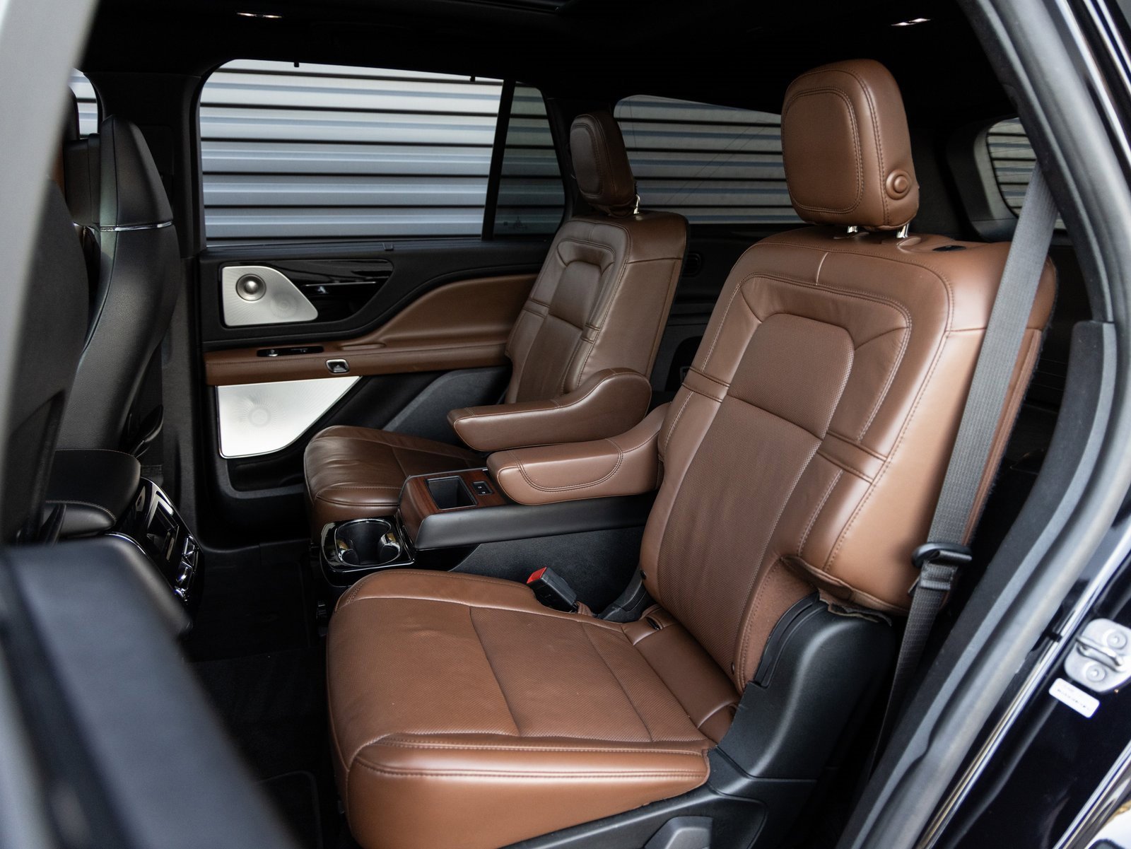 Used 2020 Lincoln Aviator Reserve w/ Equipment Group 202A image 25