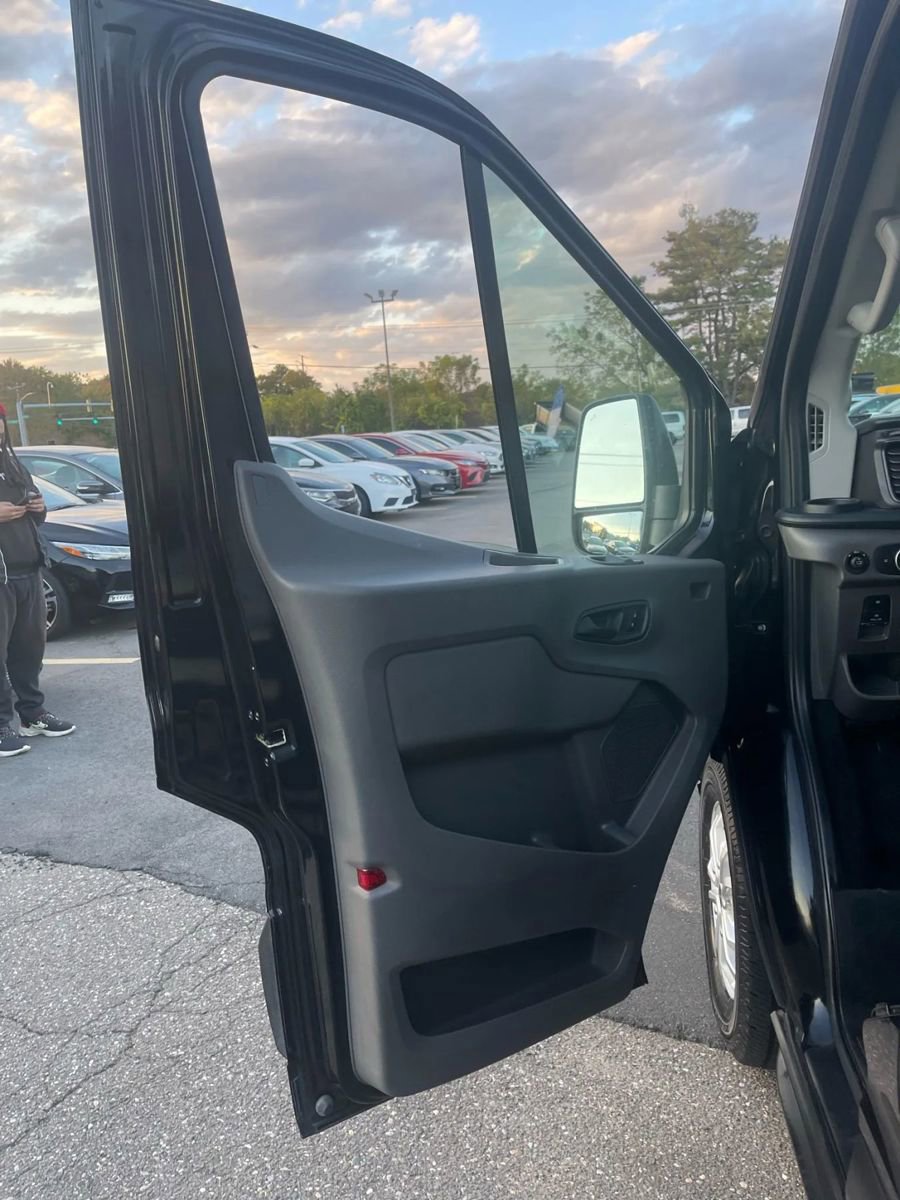 Used 2021 Ford Transit 350 XLT image 9