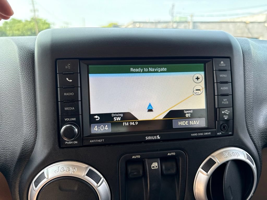 Used 2015 Jeep Wrangler Sahara w/ Connectivity Group AWD/4WD image 8