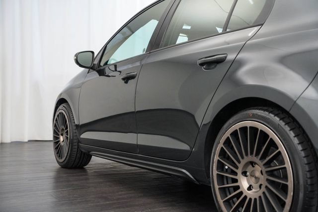 Used 2011 Volkswagen GTI 4-Door FWD image 32