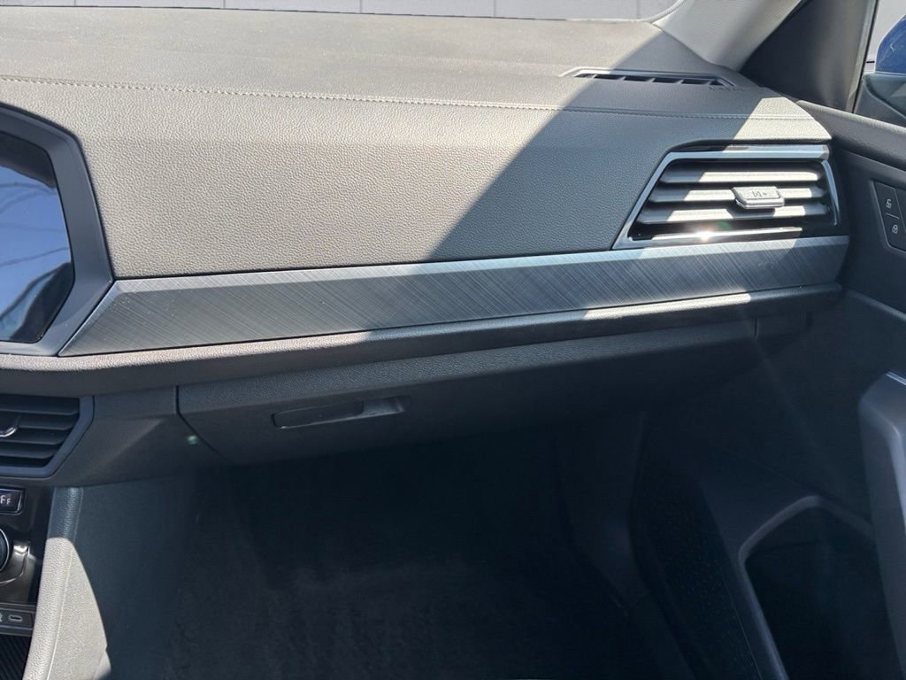 Used 2023 Volkswagen Jetta SE image 17