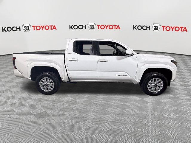 Used 2024 Toyota Tacoma SR5 AWD/4WD image 9