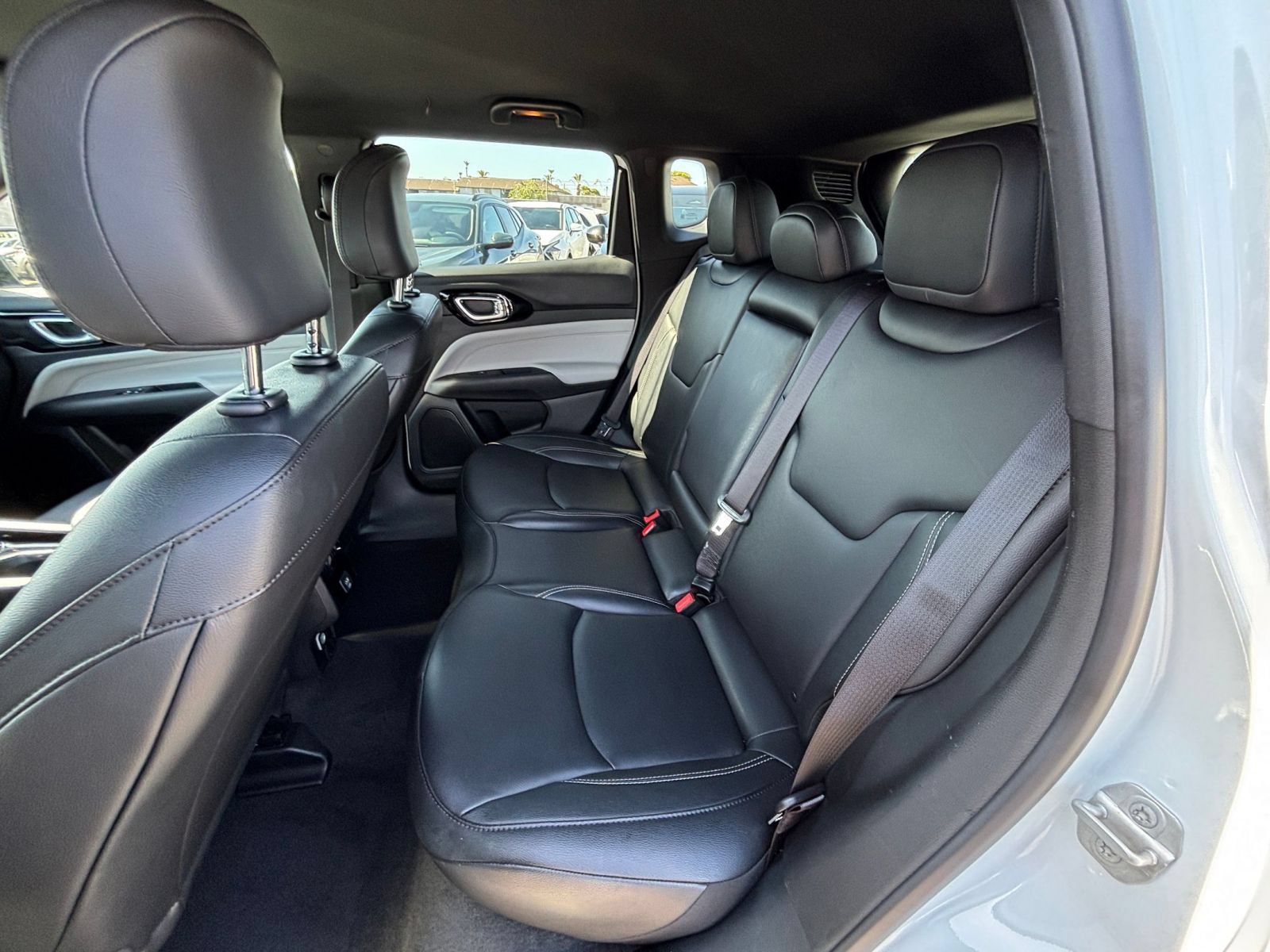 Used 2025 Jeep Compass Limited AWD/4WD image 38