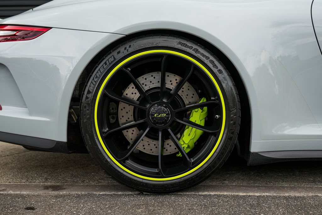 Certified 2018 Porsche 911 GT3 RWD image 34