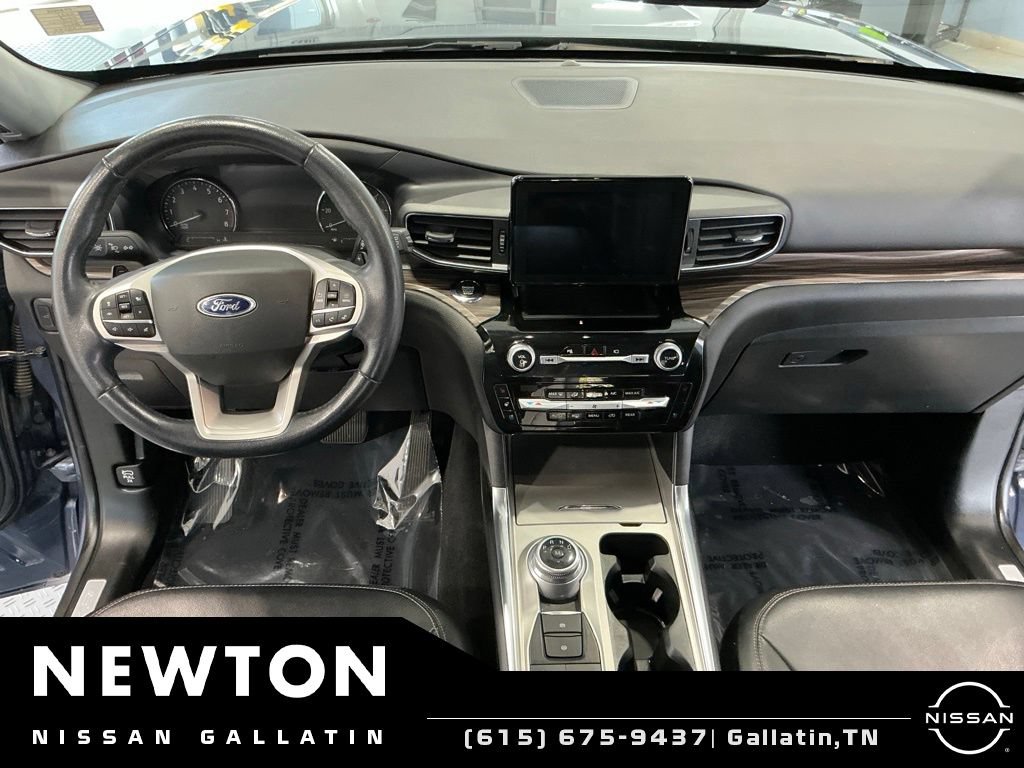 Used 2021 Ford Explorer Limited w/ Equipment Group 301A AWD/4WD image 17