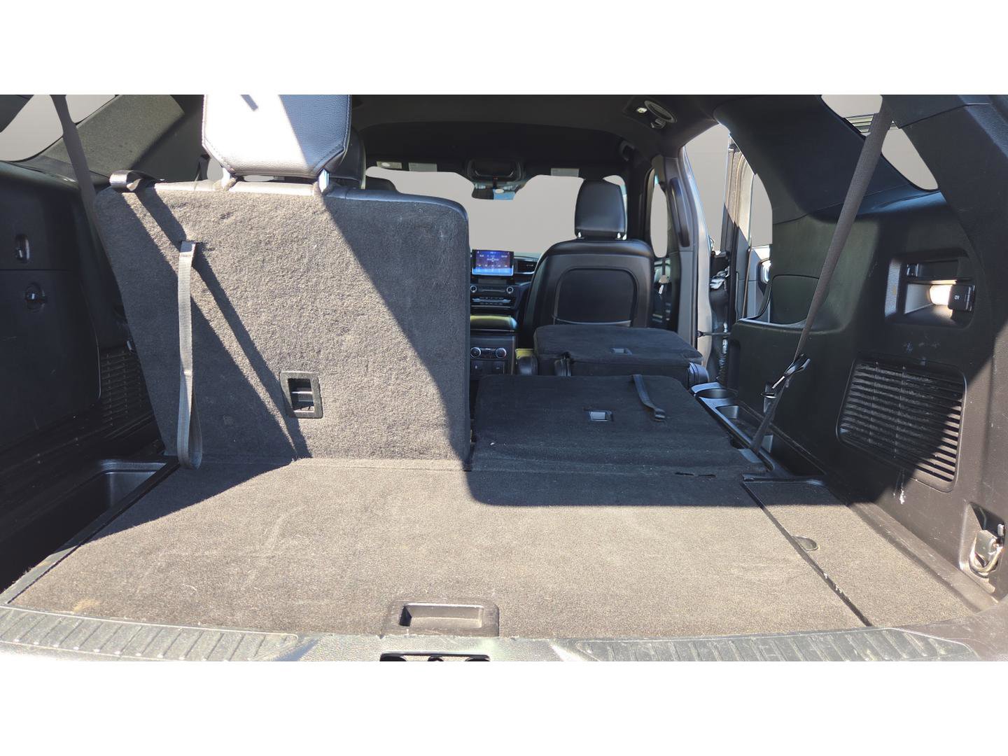 Used 2020 Ford Explorer XLT w/ Equipment Group 202A image 18