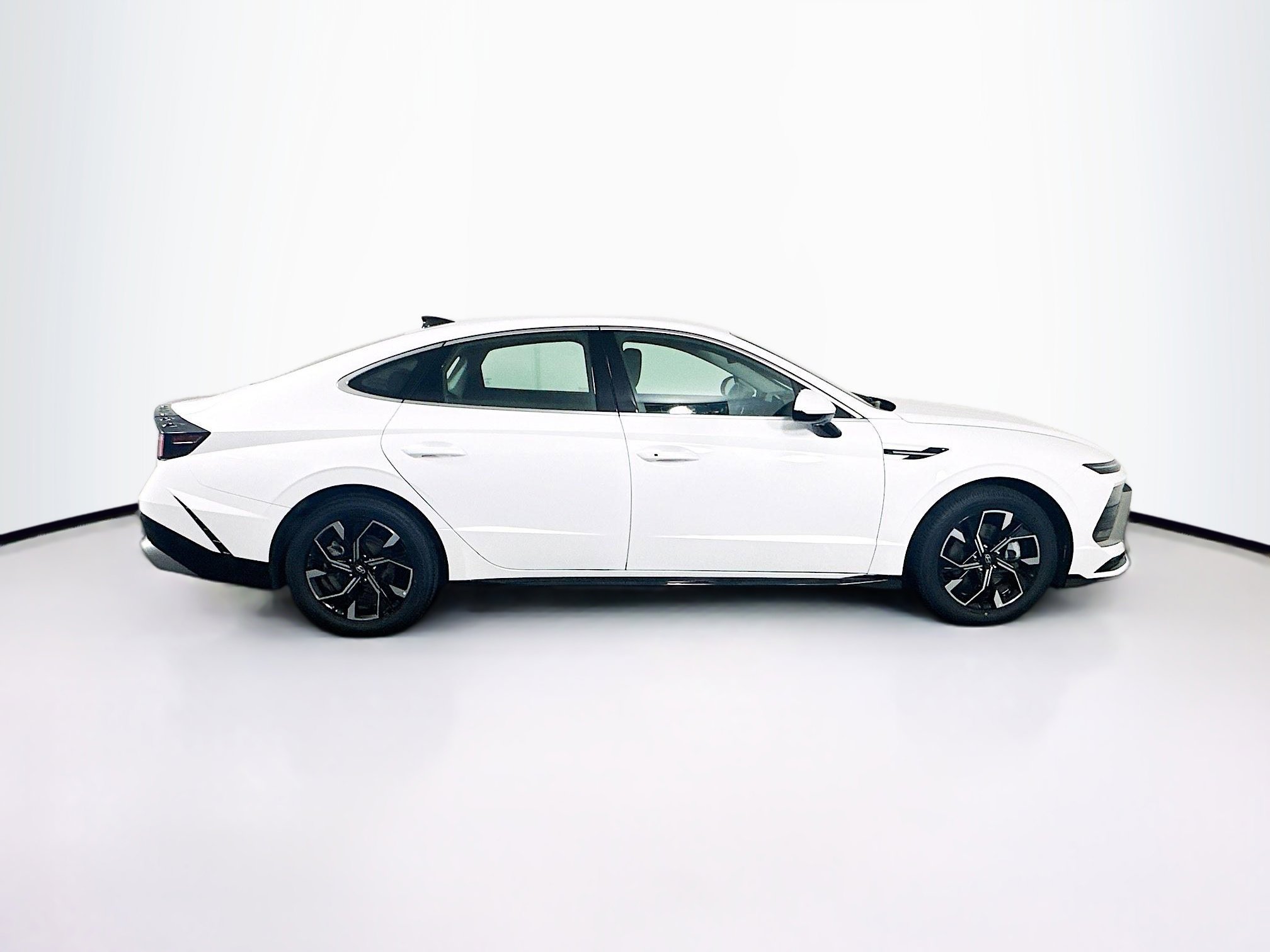Used 2025 Hyundai Sonata SEL FWD image 10
