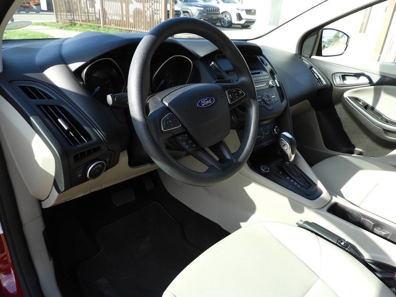 Used 2016 Ford Focus SE image 16
