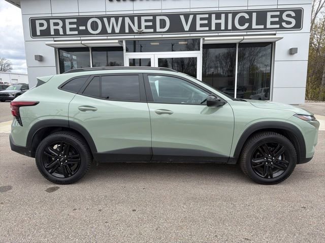 Certified 2025 Chevrolet Trax ACTIV w/ Sunroof Package FWD image 2