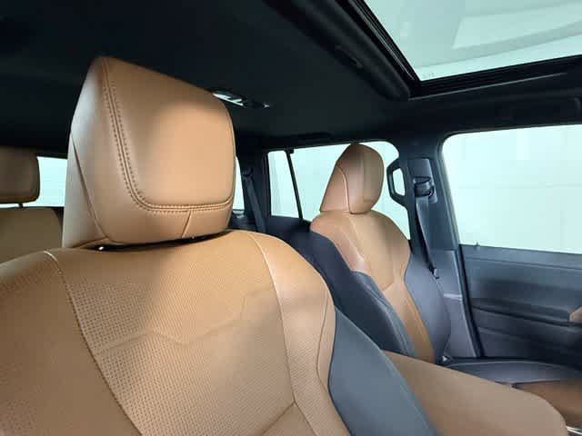 Used 2024 Lexus GX 550 w/ Accessory Package (Z1) AWD/4WD image 26