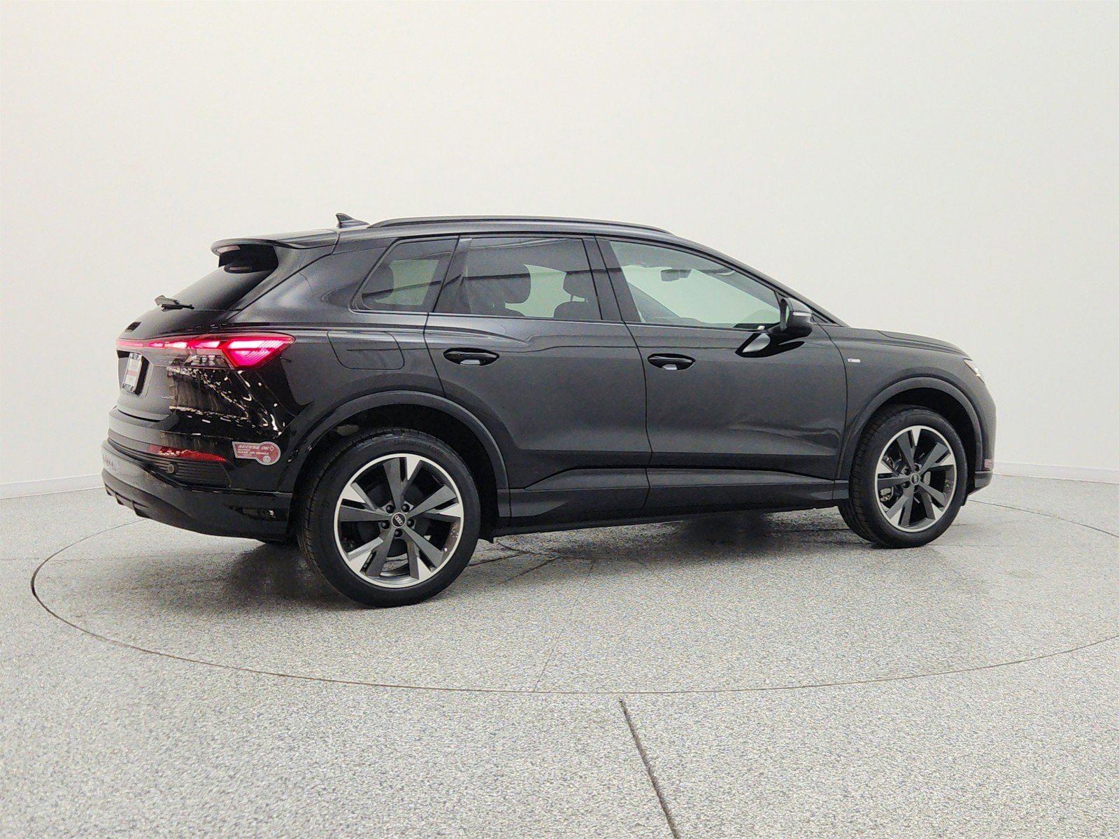 Used 2024 Audi Q4 e-tron Premium Plus AWD/4WD image 5