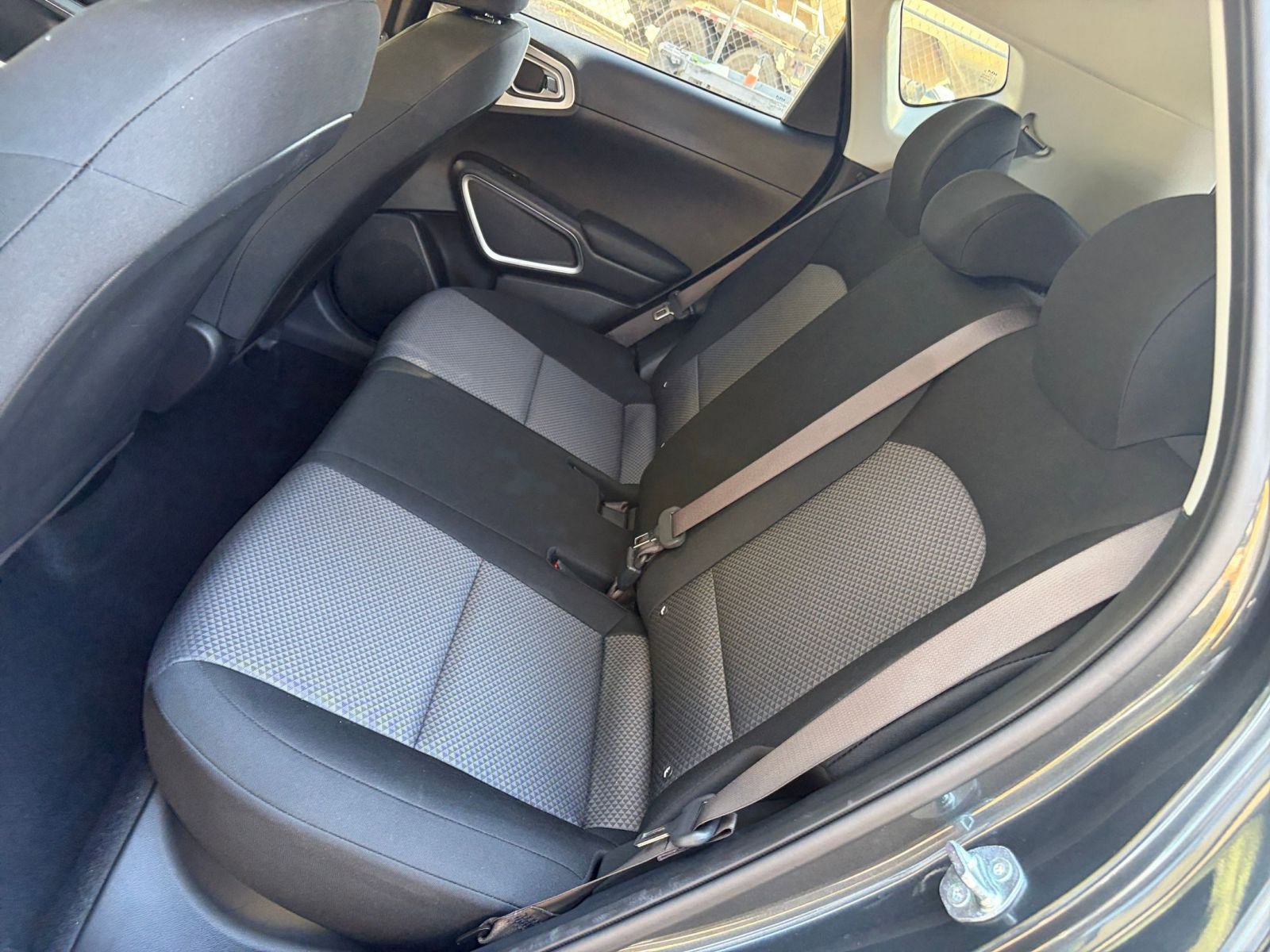 Used 2025 Kia Soul LX w/ LX Technology Package image 21