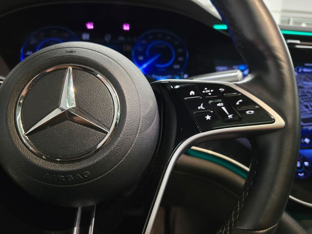 Used 2023 Mercedes-Benz EQS 580 4MATIC SUV w/ Exclusive Trim Package image 22
