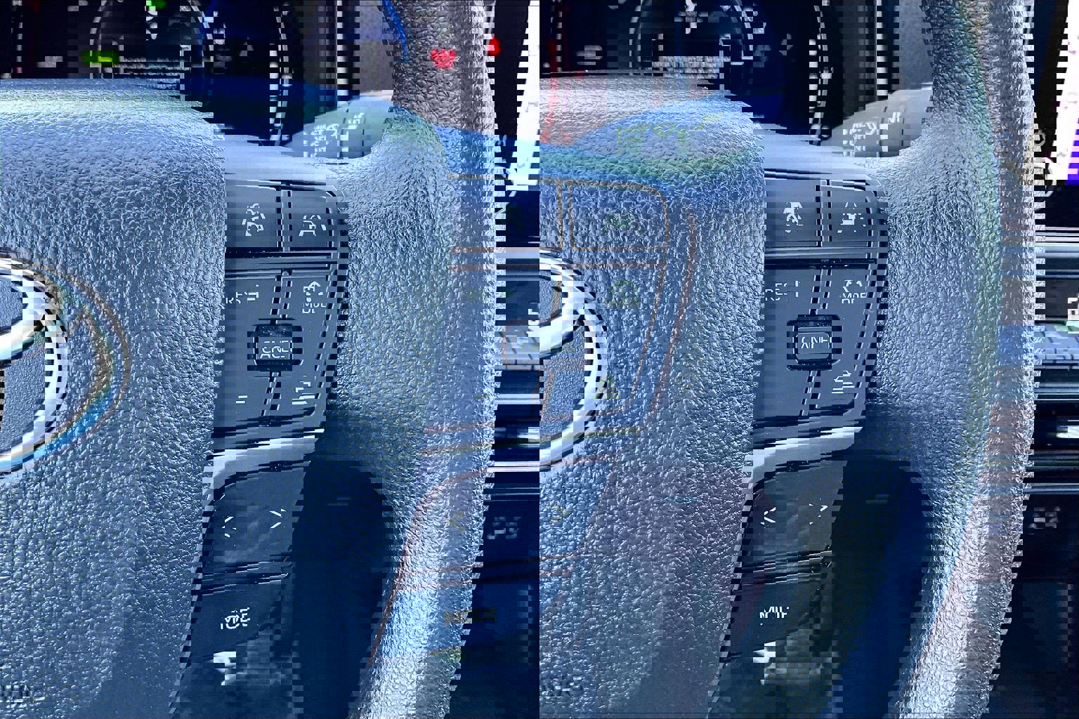 Used 2025 Toyota Camry LE FWD image 18