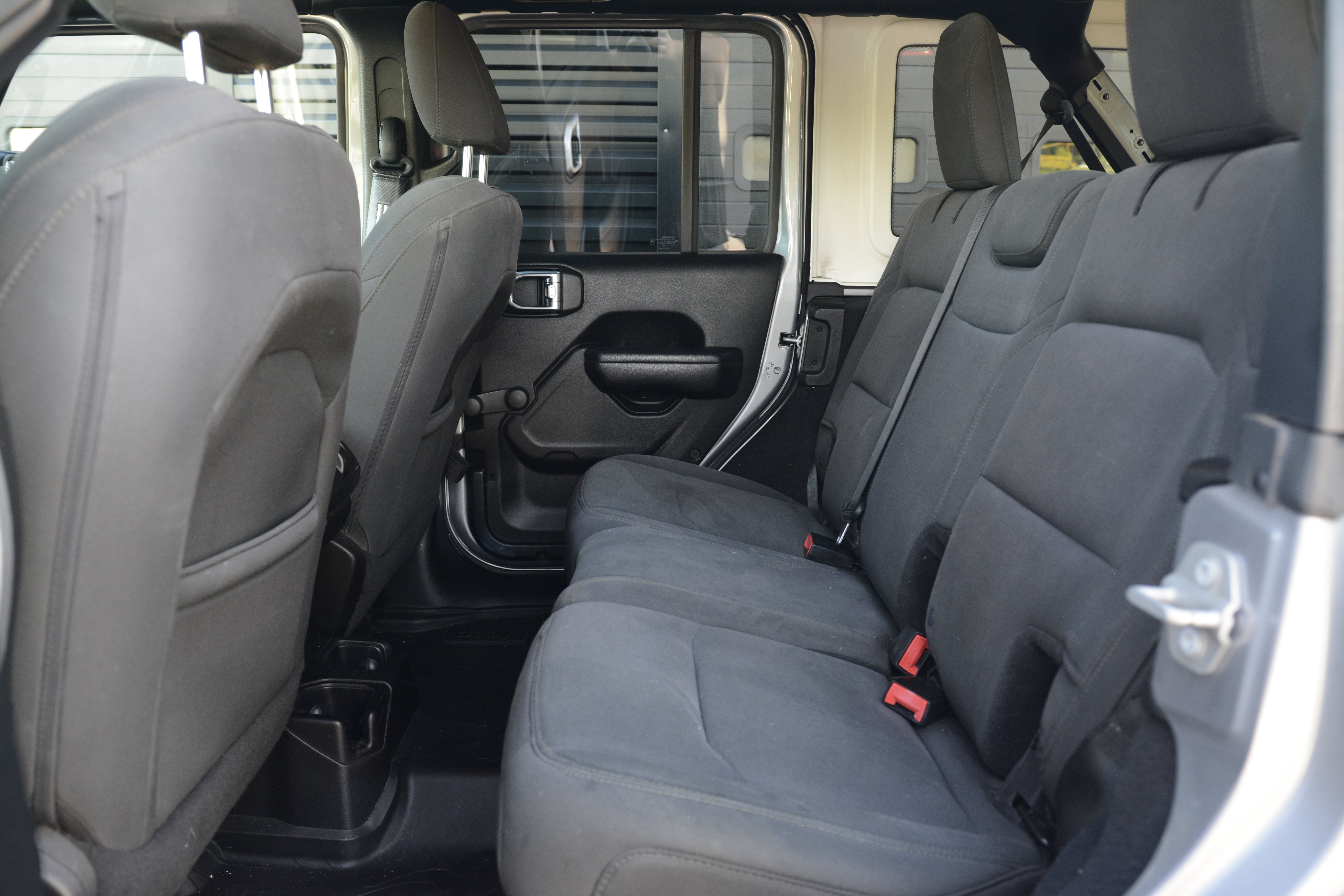 Used 2018 Jeep Wrangler Unlimited Sport AWD/4WD image 25
