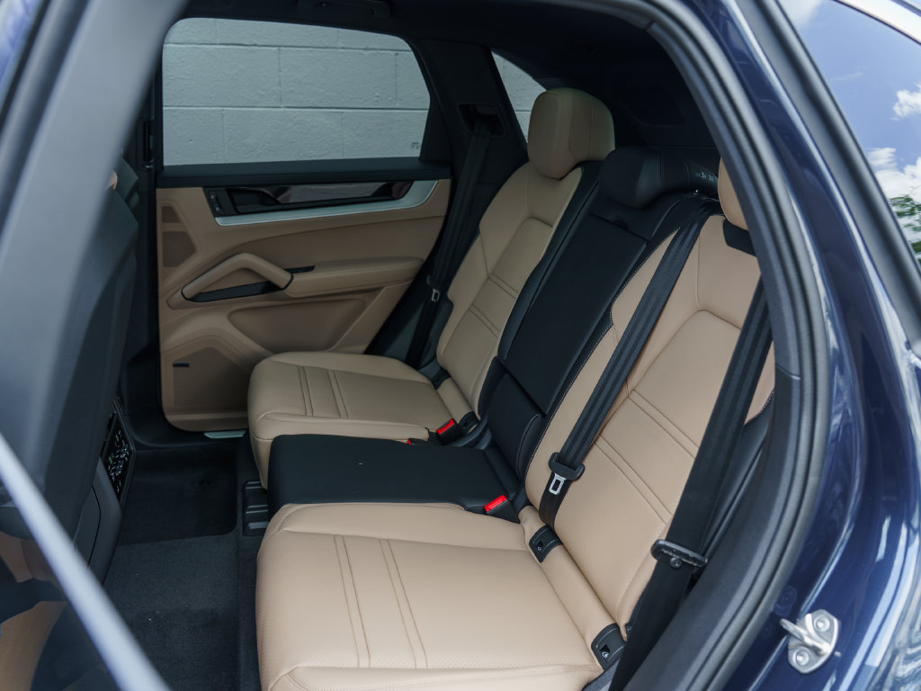 New 2026 Porsche Cayenne E-Hybrid AWD/4WD image 18