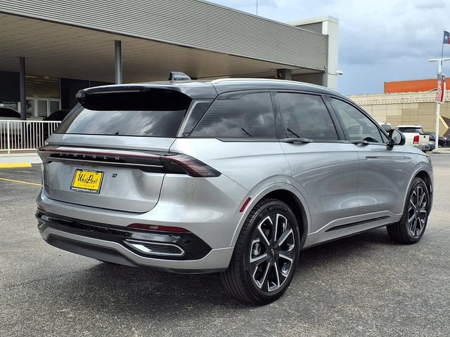 New 2026 Lincoln Nautilus Reserve AWD/4WD image 2