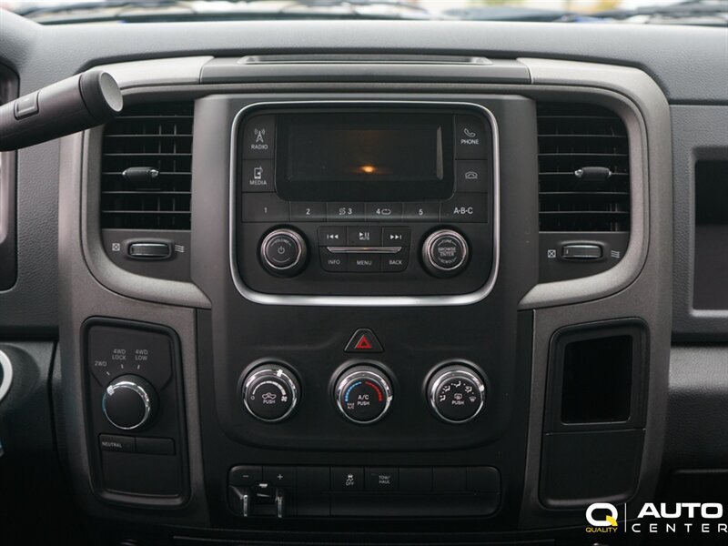 Used 2018 RAM 1500 ST w/ SXT Appearance Group AWD/4WD image 17