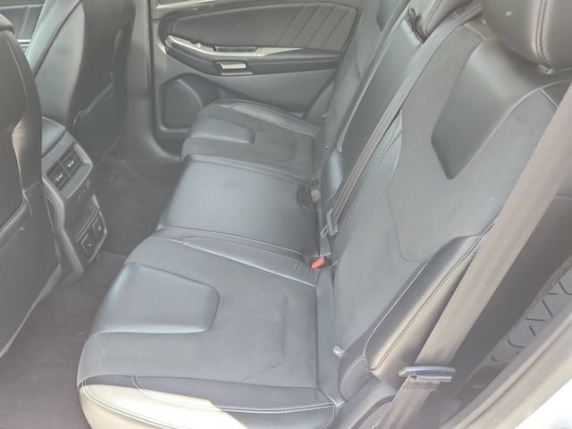 Used 2016 Ford Edge Sport w/ Equipment Group 401A AWD/4WD image 17