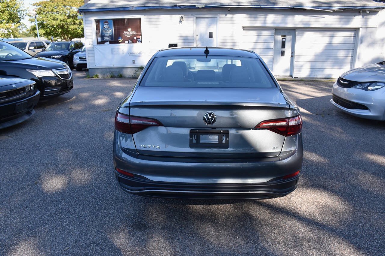Used 2024 Volkswagen Jetta SE FWD image 5