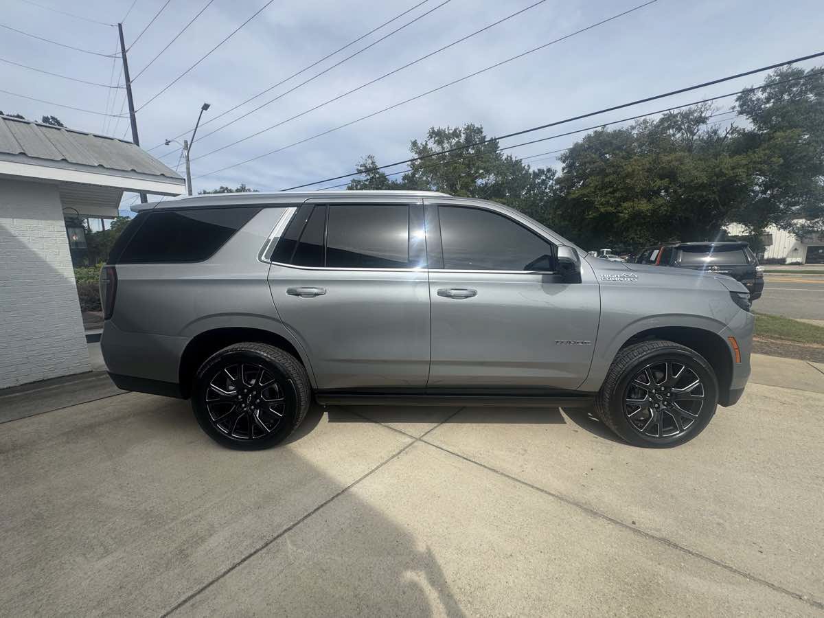 Used 2026 Chevrolet Tahoe High Country AWD/4WD image 5