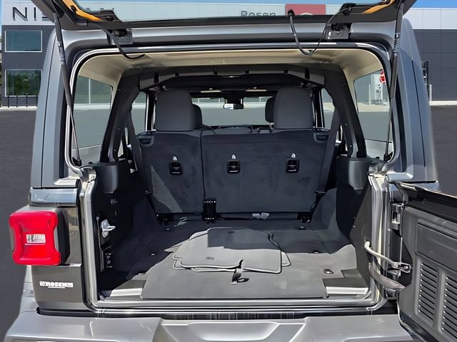 Used 2025 Jeep Wrangler Unlimited Rubicon AWD/4WD image 28