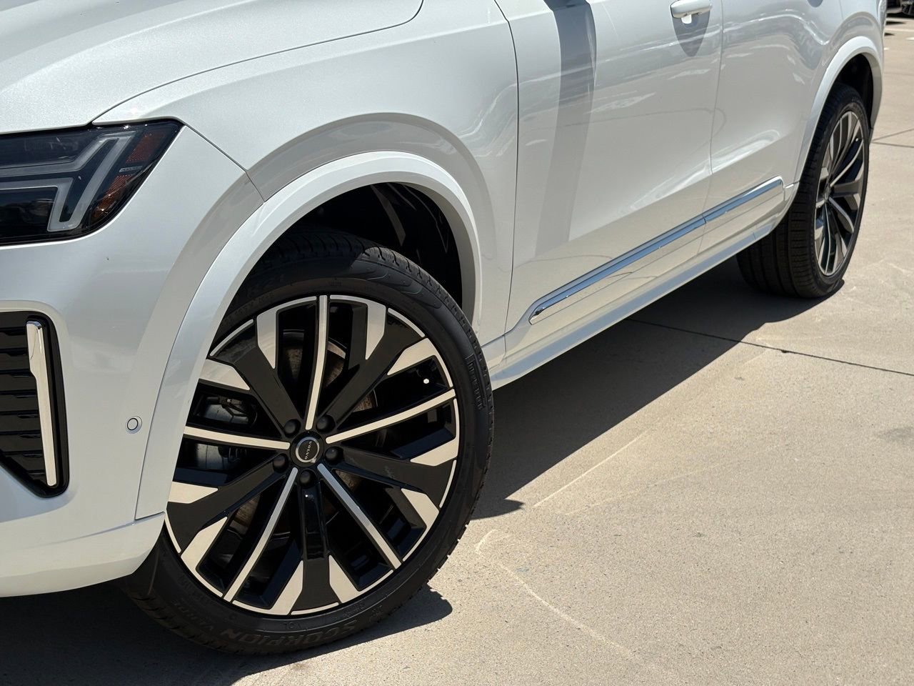 New 2026 Volvo XC90 B6 Ultra w/ Protection Package image 7