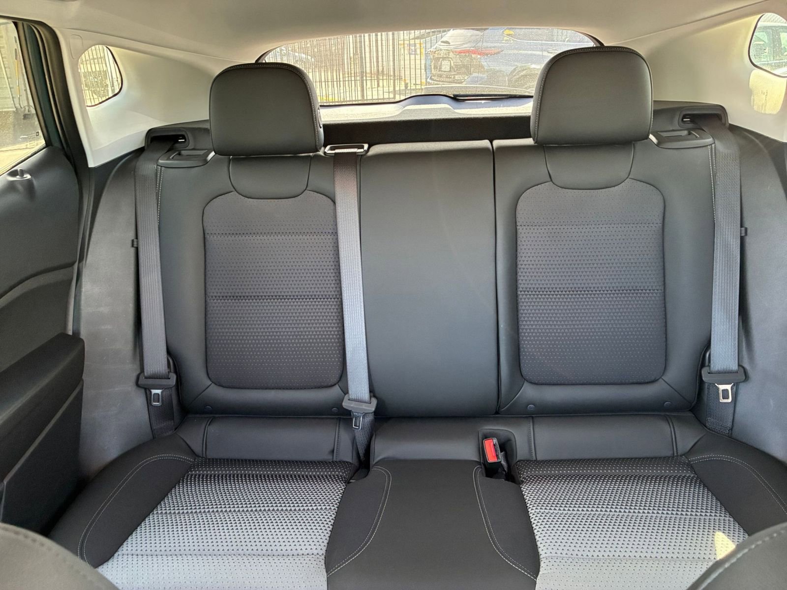 Used 2025 Chevrolet Trax LT image 37