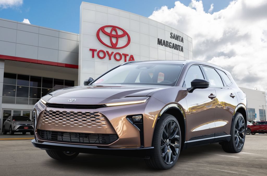 New 2026 Toyota Crown Signia AWD/4WD video 1