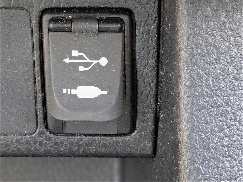 Used 2017 Toyota Corolla LE FWD image 21