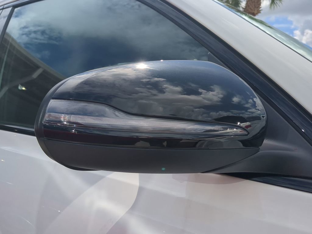 New 2024 Mercedes-Benz GLB 250 image 24