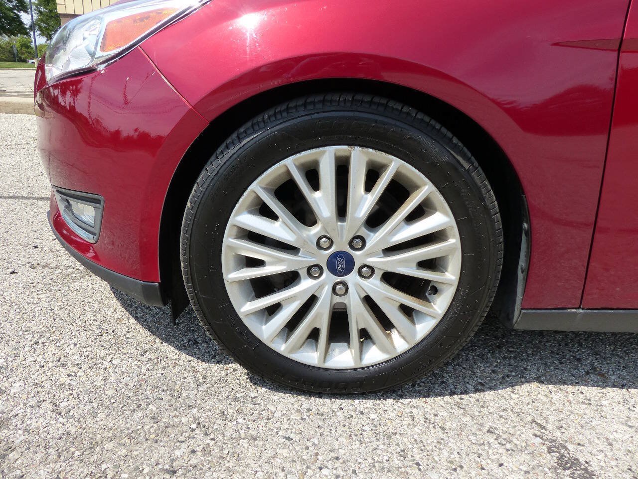 Used 2017 Ford Focus Titanium FWD image 15
