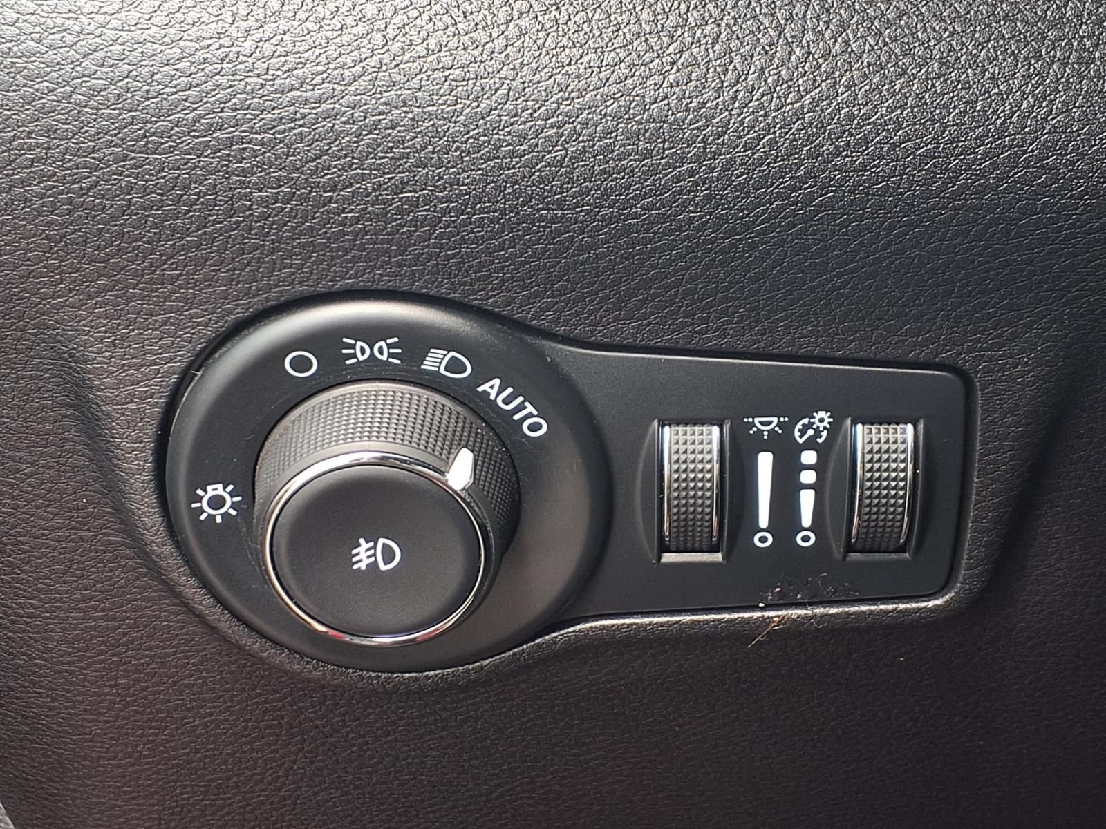 Used 2025 Jeep Compass Limited AWD/4WD image 8